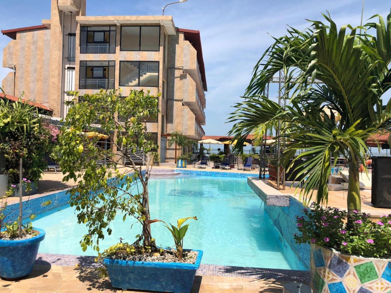 Hotel Le Petit Bateau Konakry Zewnętrze zdjęcie